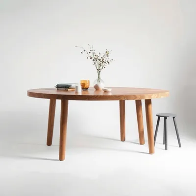 Mesa redonda de diseño artesanal Moncayo — Roblería