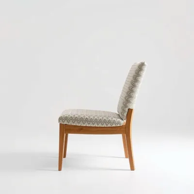 Silla tapizada en madera de haya Aitana — Casa Verdi
