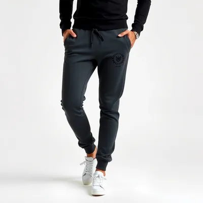 Pantalón jogger con detalle bordado Zahara — Hispalis