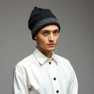 Gorro de punto con detalle bordado Ribadeo — Alondra