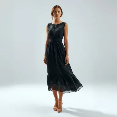 Vestido midi con detalle bordado Baeza — Levante Club